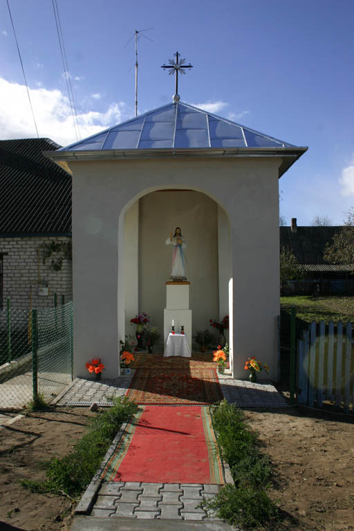 Ivianiec. Small chapel 