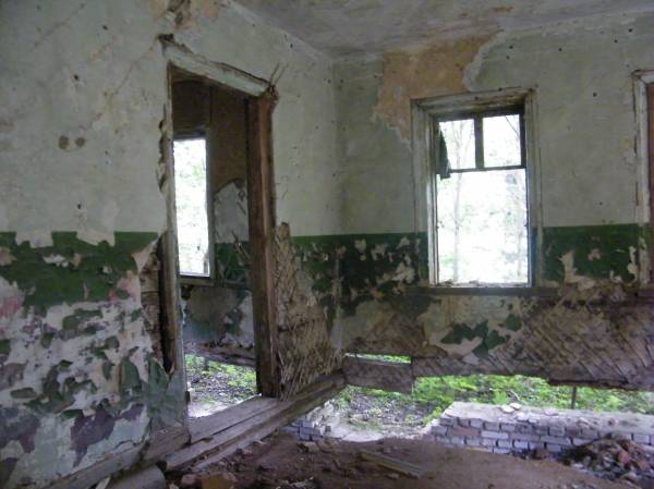  - Manor . 