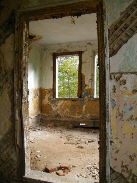  - Manor . 