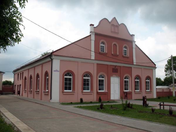Iŭie.  Complex of Synagoges